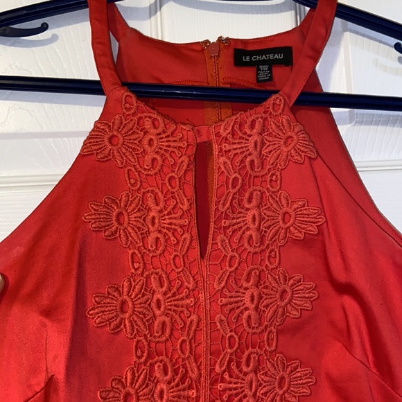Beautiful embroidered halter dress xxs Le Château - Picture 2 of 3